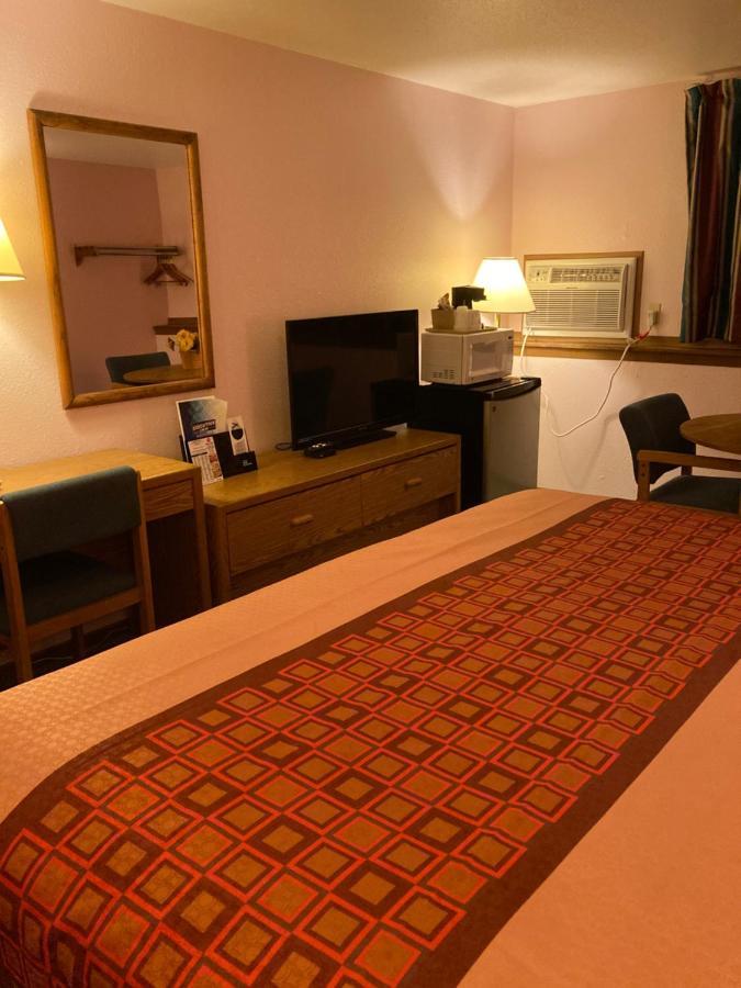 Executive Inn McPherson エクステリア 写真
