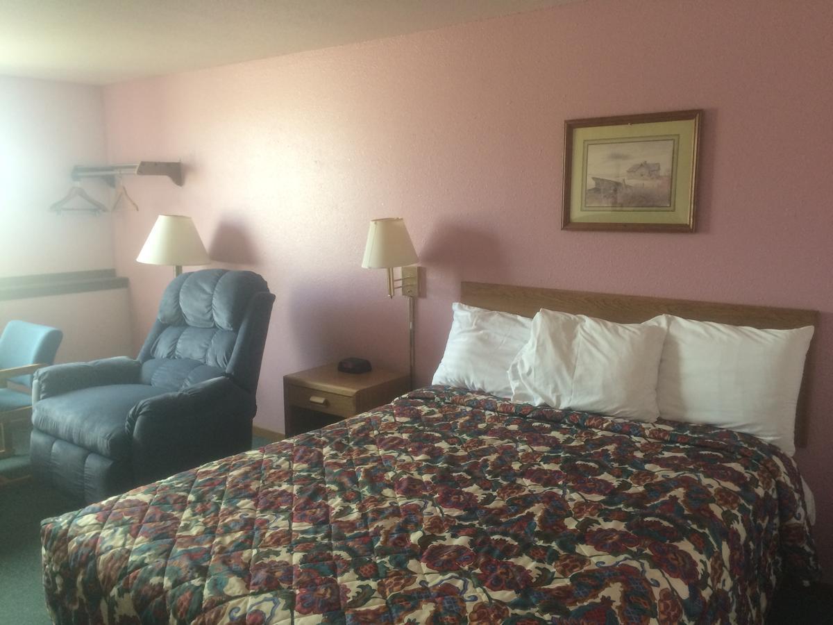 Executive Inn McPherson エクステリア 写真